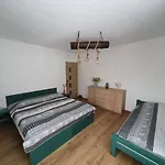 Apartmanovy Dom Adas Apartment Prosiek