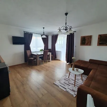 Apartament Apartmanovy Dom Adas *