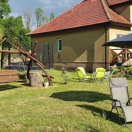 Apartmanovy Dom Adas