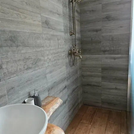 Apartmanovy Dom Adas * Prosiek